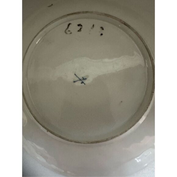 Meissen Porcelain Plates with Floral & Gold Gilt floral hand painted 7.4” - Picture 4 of 10